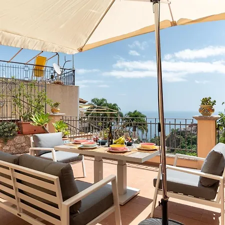 Panoramic With Parking Apartment Taormina